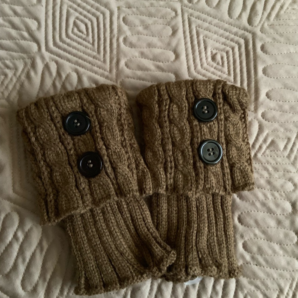 Unique Vintage Brown Knit Buttoned boot cuffs